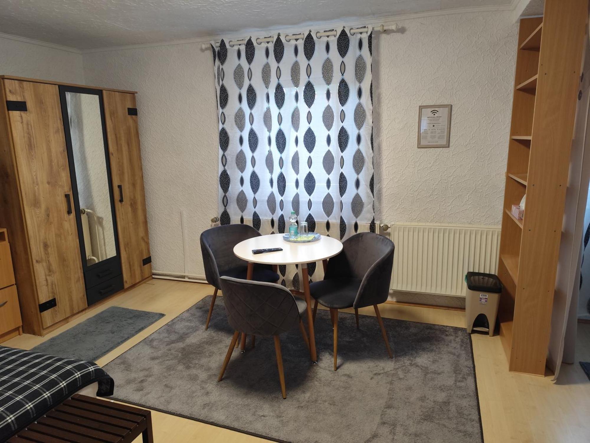 Gästezimmer Boxenstopp Veitsbronn Exteriör bild